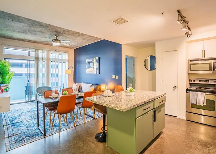 Calm 2bd - Dt - Gym, Pool, Parking - Sleep 8 * Phoenix