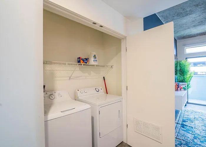 Apartamento Calm 2bd - Dt - Gym, Pool, Parking - Sleep 8