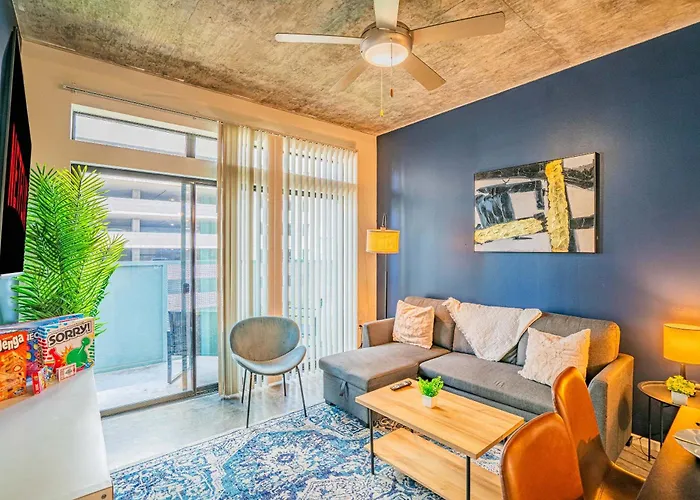 Calm 2bd - Dt - Gym, Pool, Parking - Sleep 8 * Phoenix