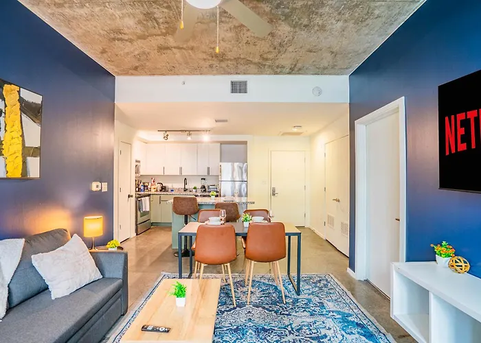 Calm 2bd - Dt - Gym, Pool, Parking - Sleep 8 Phoenix