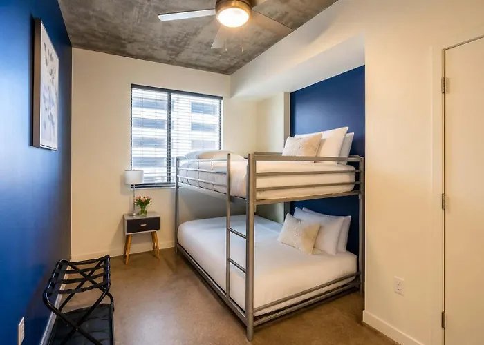 Calm 2bd - Dt - Gym, Pool, Parking - Sleep 8 Apartamento *
